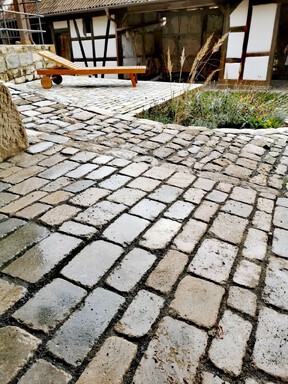 Scheuermann-Naturstein-Showroom-Pflaster-08